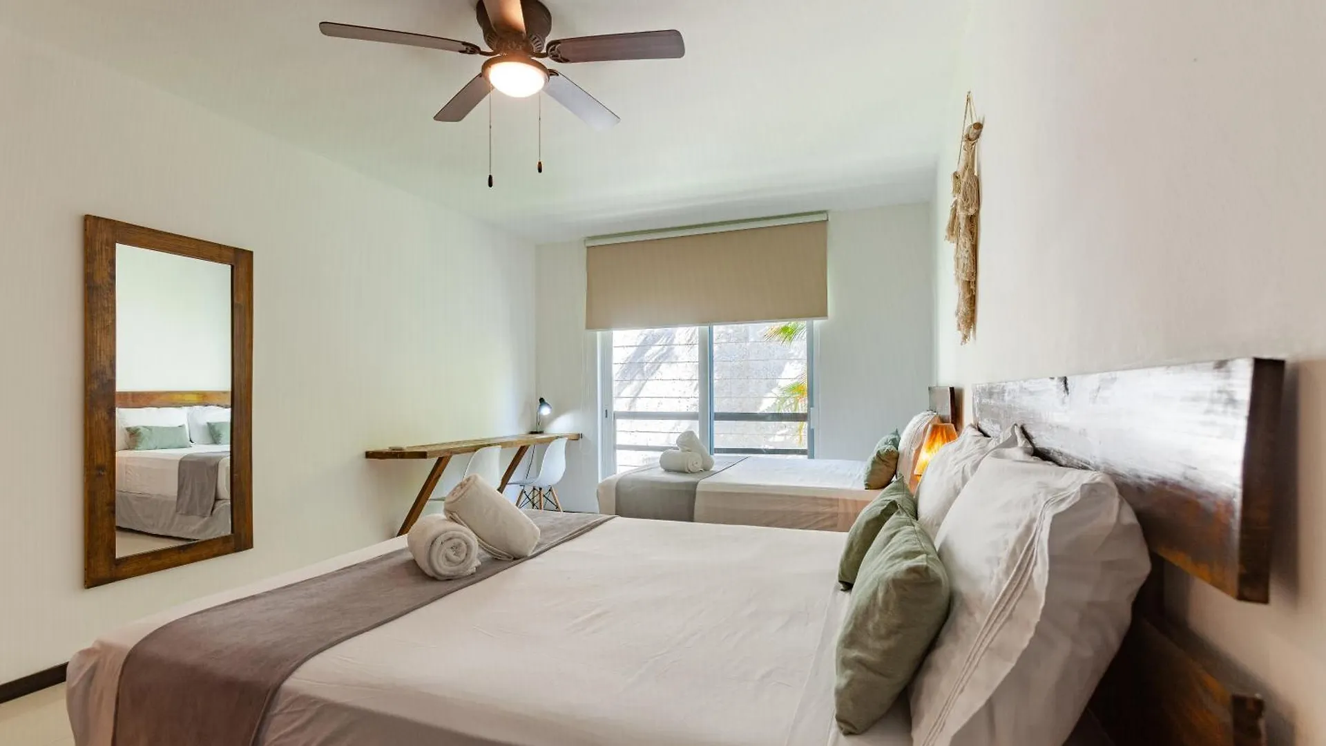 アパート Via Tendenza Condos プレヤデルカーメン