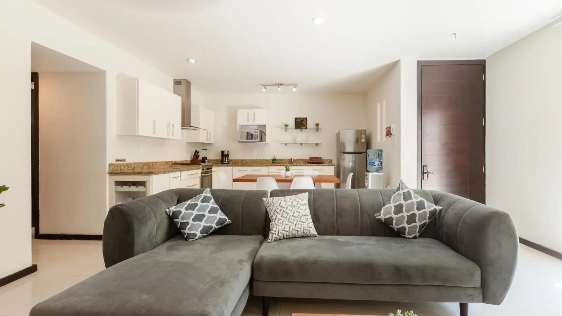 Via Tendenza Condos プレヤデルカーメン 0*,
