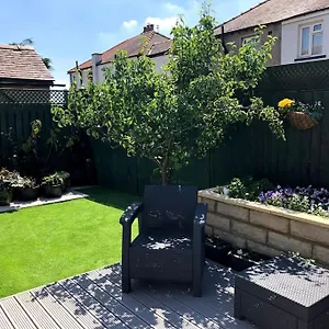 https://private-apartment-in-wrose-shipley-bradford.yorkshirehotels.net